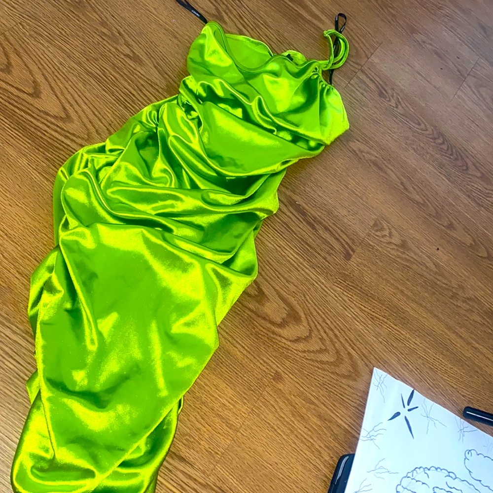 FOREVER 21 LIME GREEN DRESS
